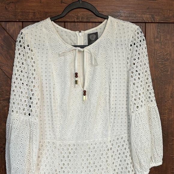 Vince Camuto white beautiful dress,like new - Picture 3 of 7